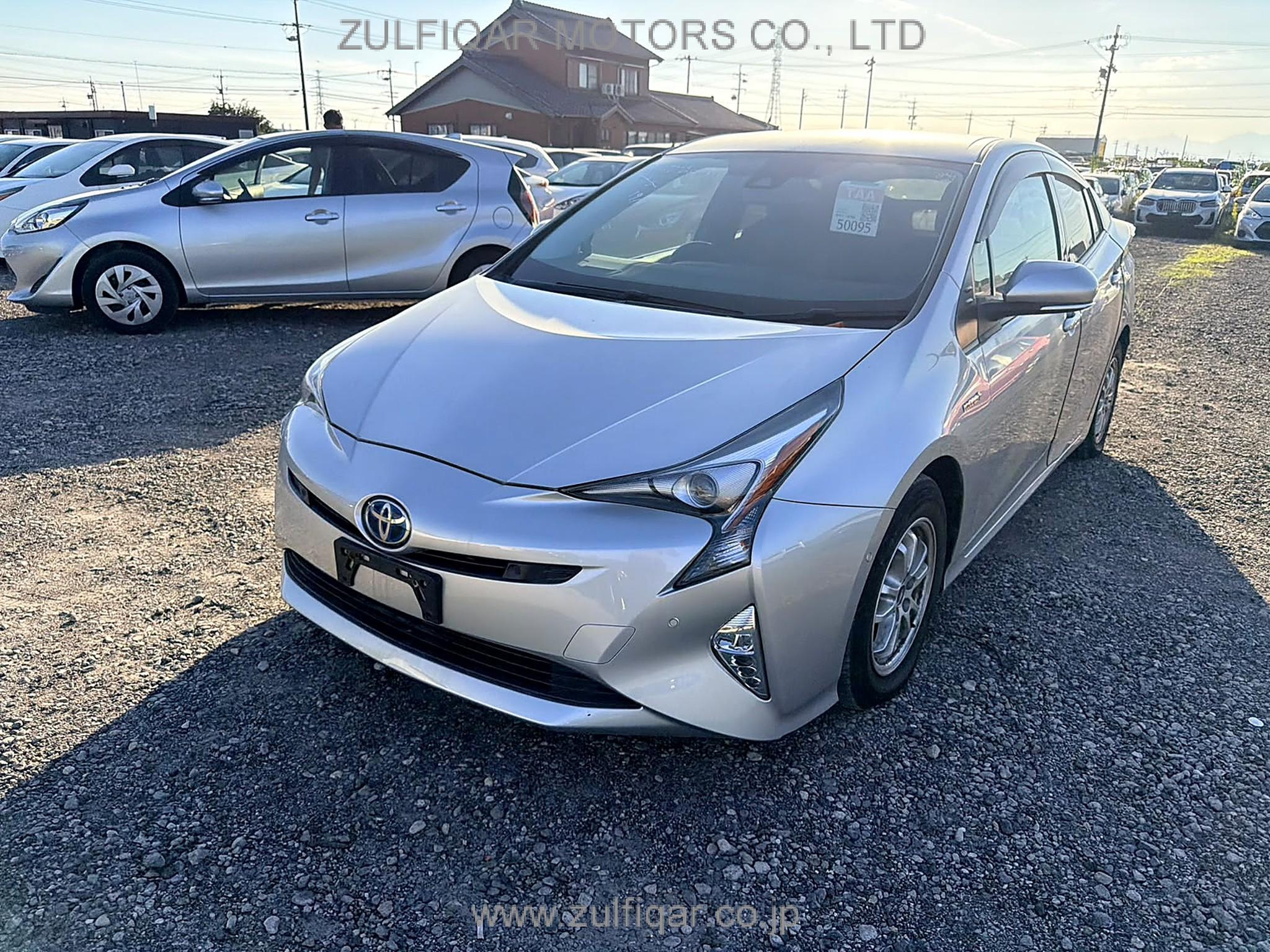 TOYOTA PRIUS 2017 Image 11