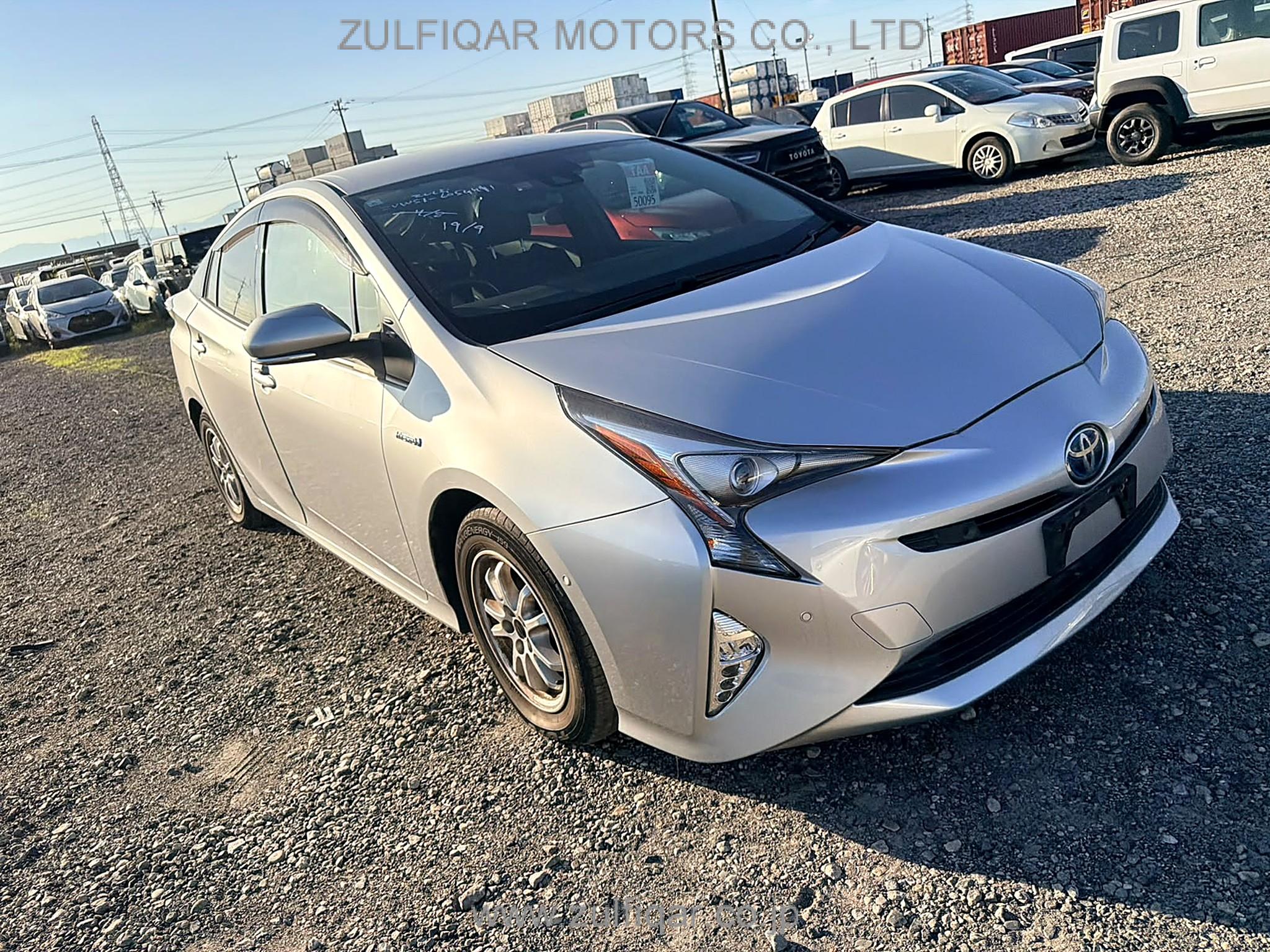 TOYOTA PRIUS 2017 Image 12