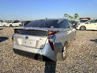 TOYOTA PRIUS 2017 Image 13