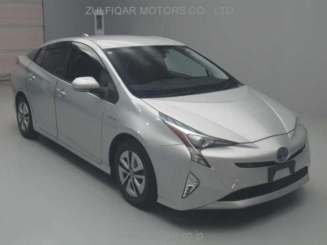 TOYOTA PRIUS 2017 Image 3