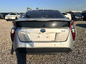 TOYOTA PRIUS 2017 Image 16