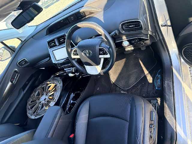 TOYOTA PRIUS 2017 Image 26
