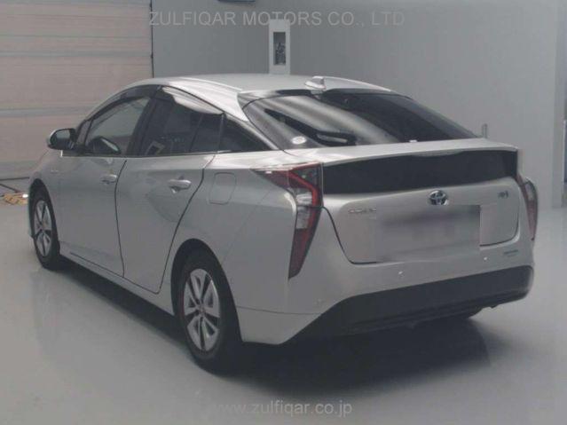 TOYOTA PRIUS 2017 Image 4