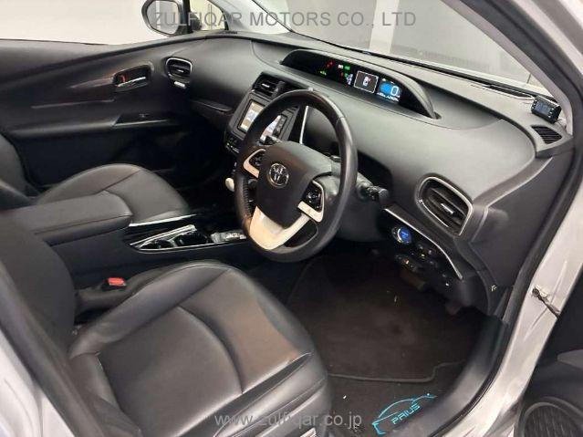 TOYOTA PRIUS 2017 Image 5