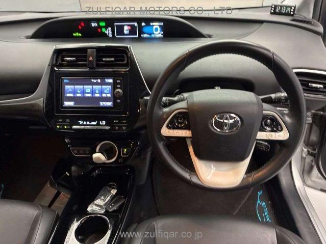 TOYOTA PRIUS 2017 Image 6