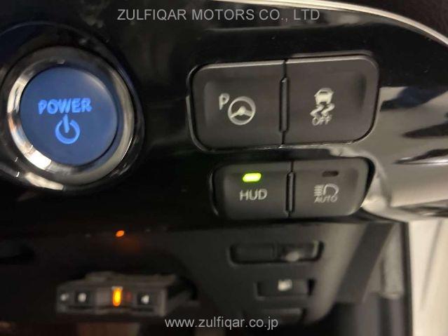 TOYOTA PRIUS 2017 Image 7