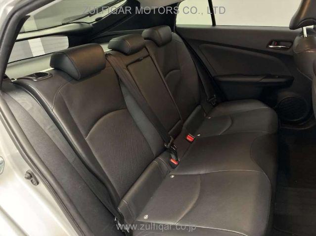 TOYOTA PRIUS 2017 Image 8