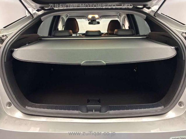 TOYOTA PRIUS 2017 Image 9