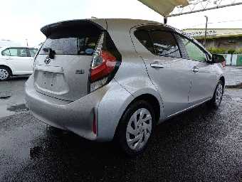 TOYOTA AQUA 2019 Image 2