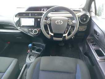 TOYOTA AQUA 2019 Image 9