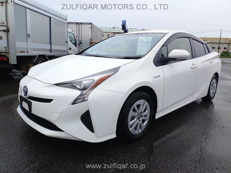 TOYOTA PRIUS 2017 Image 1