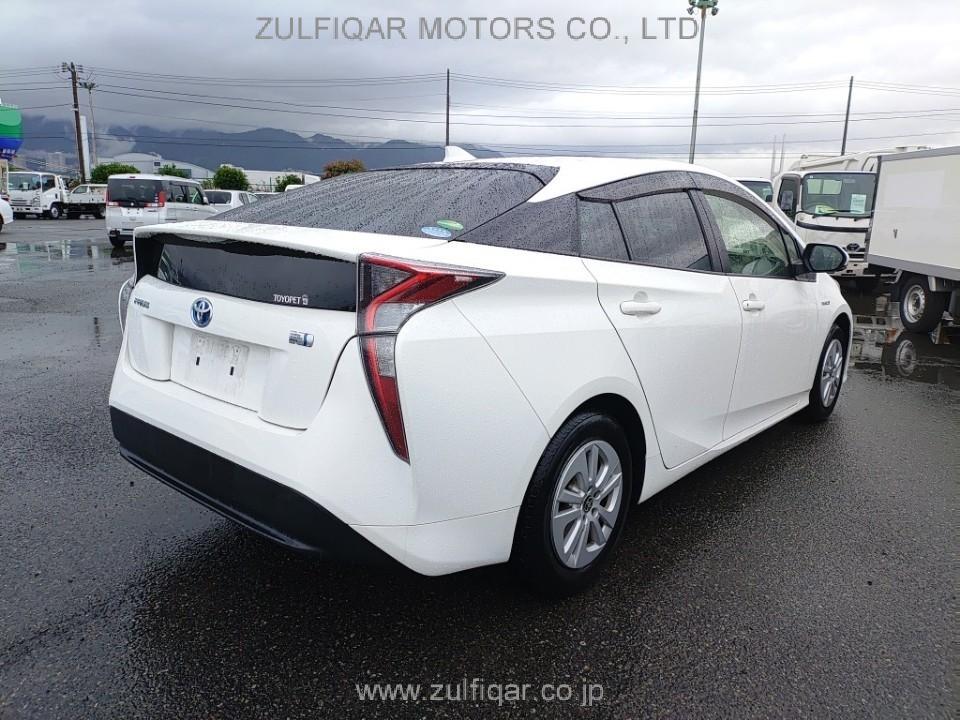 TOYOTA PRIUS 2017 Image 2