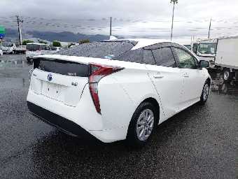 TOYOTA PRIUS 2017 Image 2