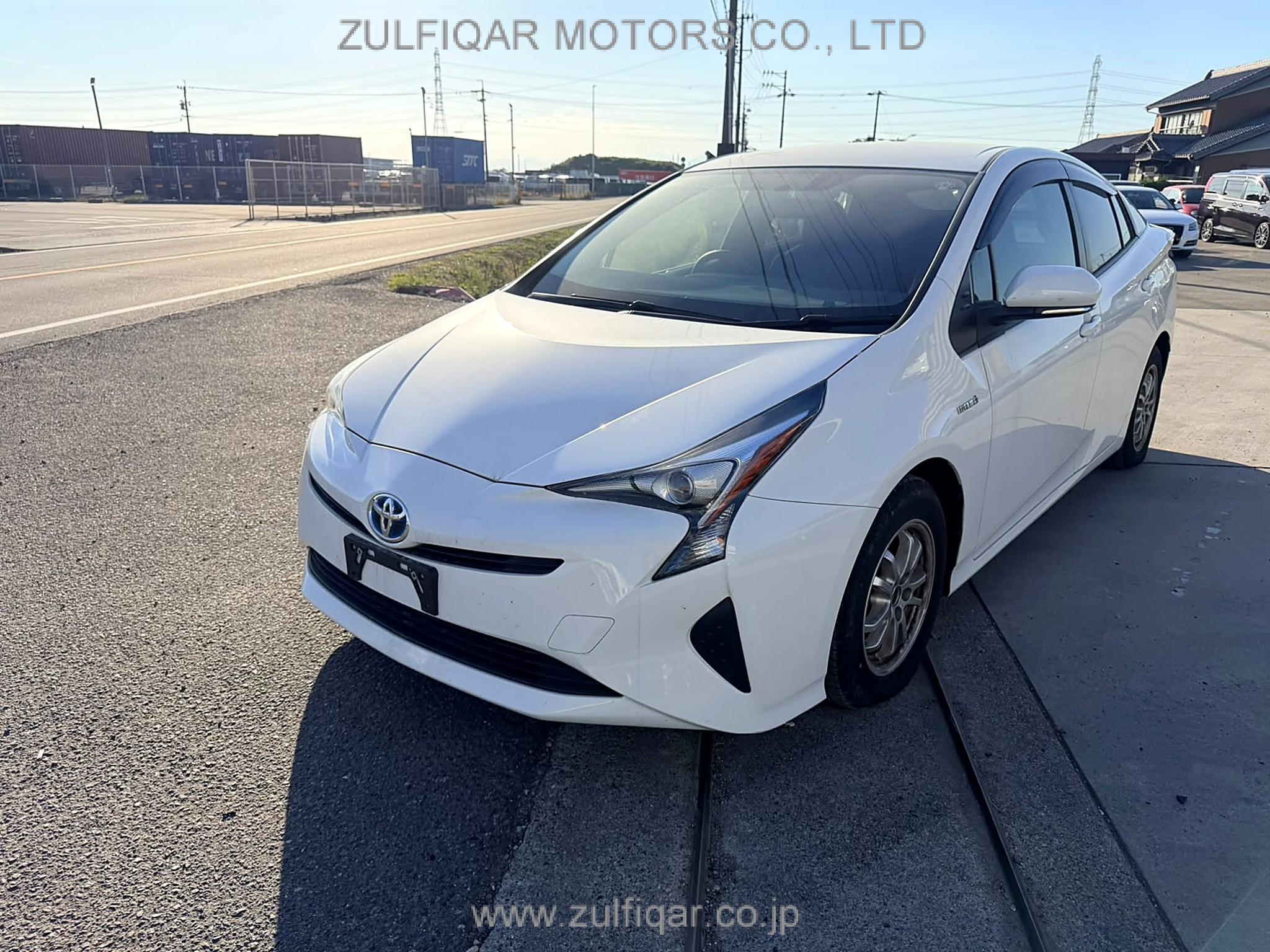 TOYOTA PRIUS 2017 Image 12