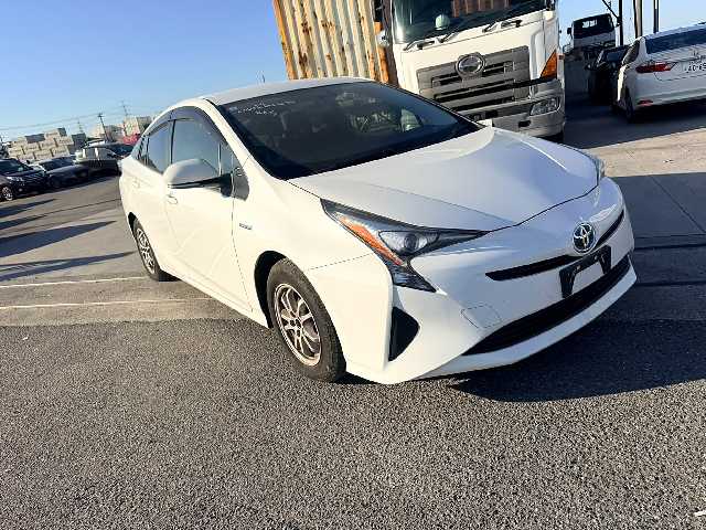 TOYOTA PRIUS 2017 Image 19