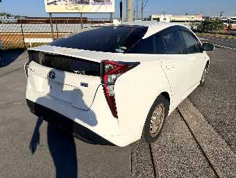 TOYOTA PRIUS 2017 Image 14