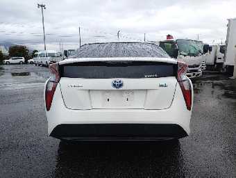 TOYOTA PRIUS 2017 Image 3
