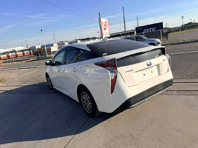 TOYOTA PRIUS 2017 Image 21