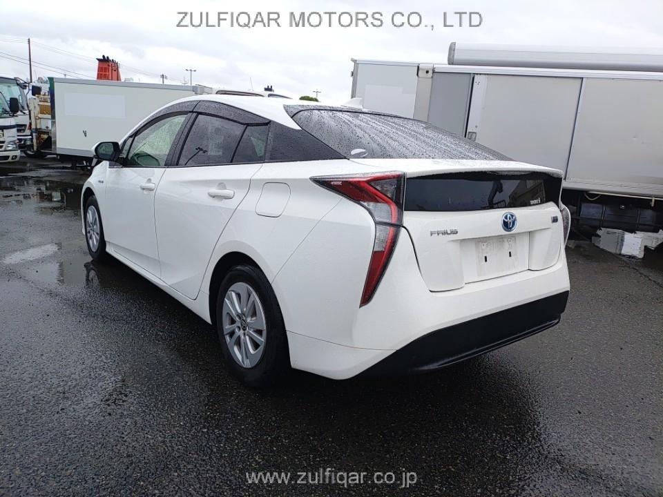 TOYOTA PRIUS 2017 Image 4