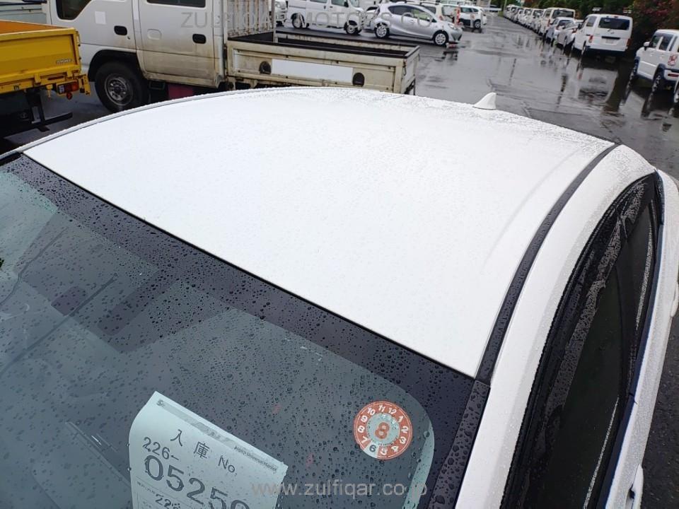 TOYOTA PRIUS 2017 Image 5