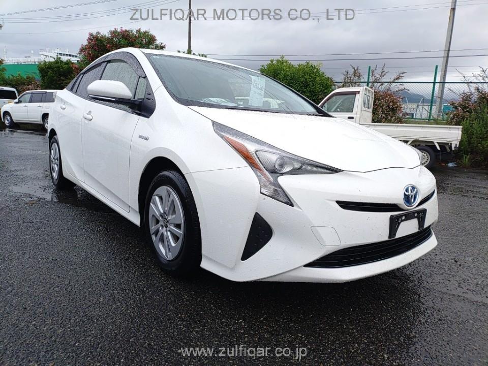 TOYOTA PRIUS 2017 Image 6