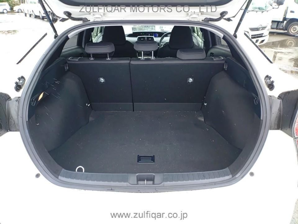 TOYOTA PRIUS 2017 Image 7