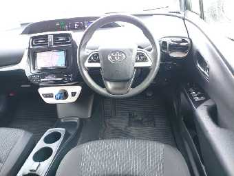 TOYOTA PRIUS 2017 Image 9