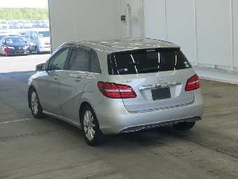 MERCEDES BENZ B CLASS 2015 Image 2