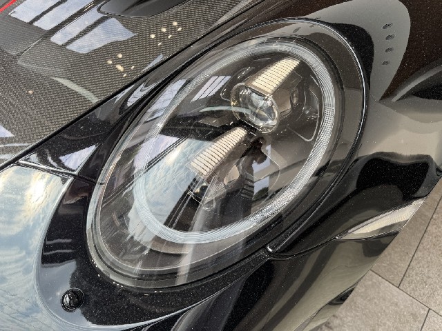 PORSCHE 911 2019 Image 24