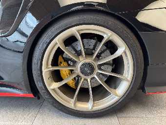PORSCHE 911 2019 Image 33