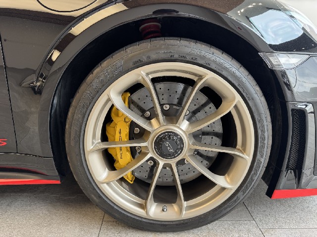 PORSCHE 911 2019 Image 41