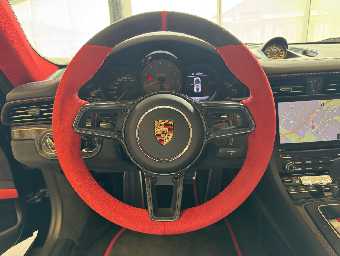 PORSCHE 911 2019 Image 40