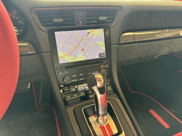 PORSCHE 911 2019 Image 49