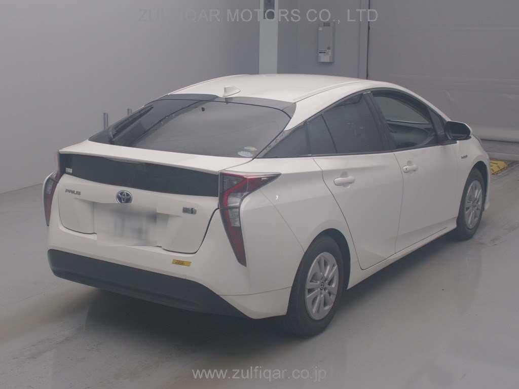 TOYOTA PRIUS 2018 Image 2