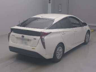TOYOTA PRIUS 2018 Image 2