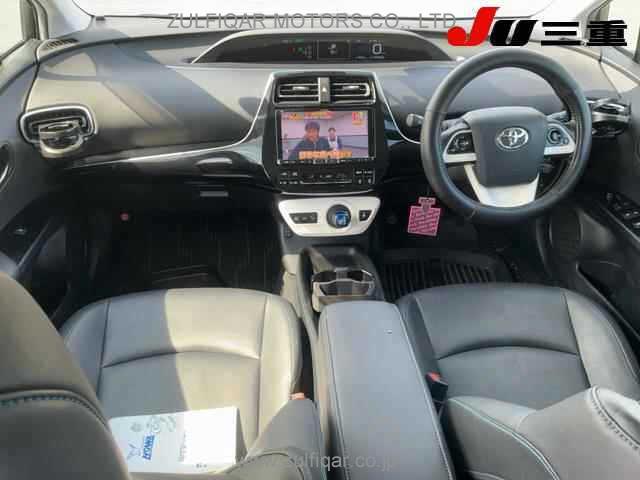 TOYOTA PRIUS 2016 Image 9