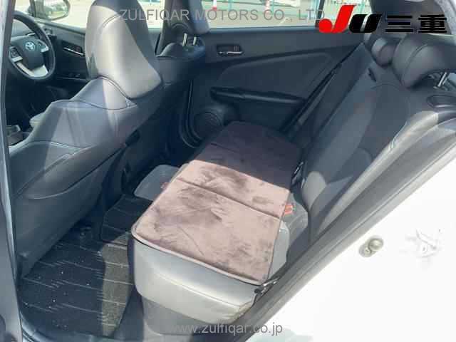 TOYOTA PRIUS 2016 Image 10
