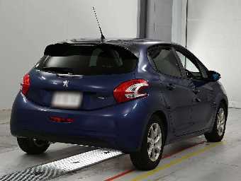 PEUGEOT 208 2015 Image 2