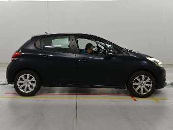 PEUGEOT 208 2017 Image 3