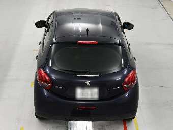 PEUGEOT 208 2017 Image 8