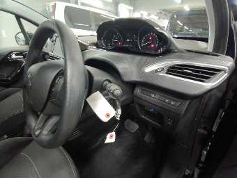 PEUGEOT 208 2017 Image 9