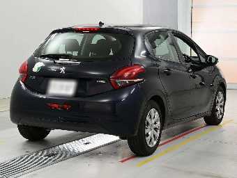 PEUGEOT 208 2017 Image 2