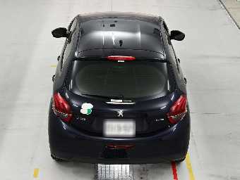 PEUGEOT 208 2017 Image 8