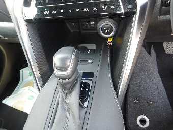 TOYOTA HARRIER 2023 Image 8