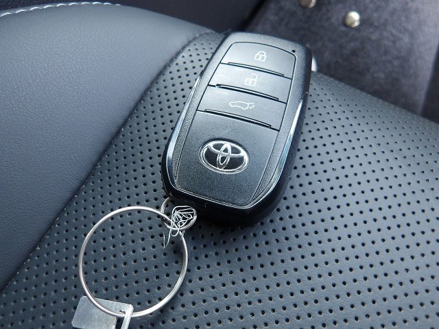 TOYOTA HARRIER 2023 Image 19