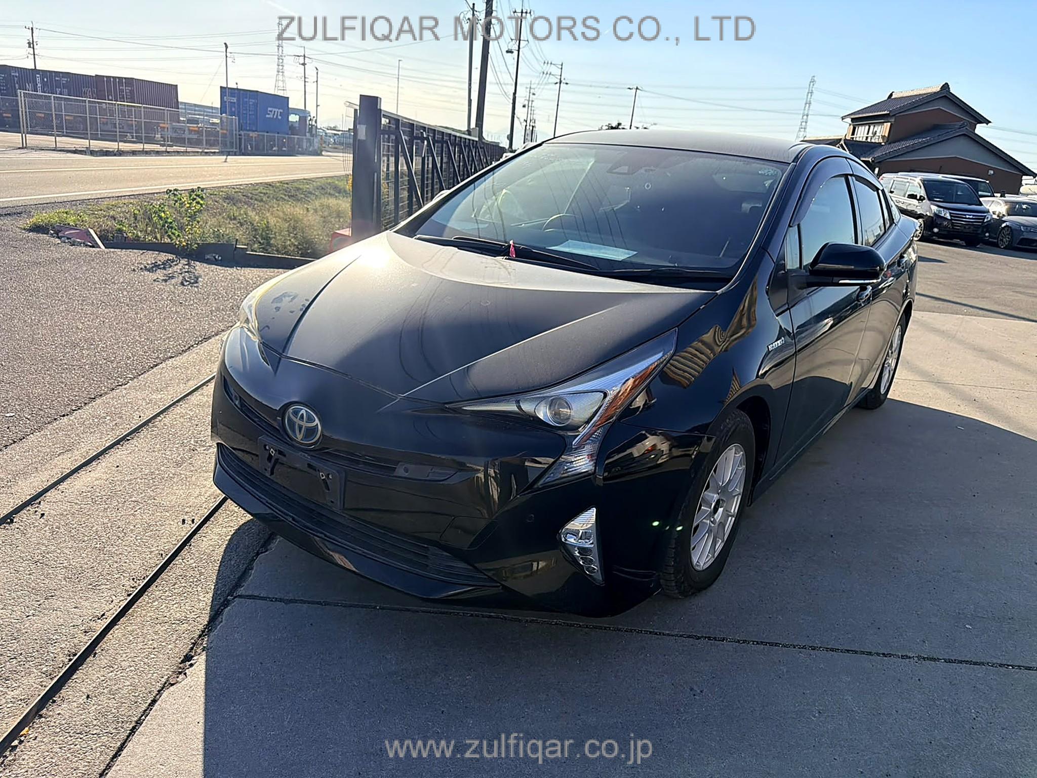 TOYOTA PRIUS 2017 Image 11