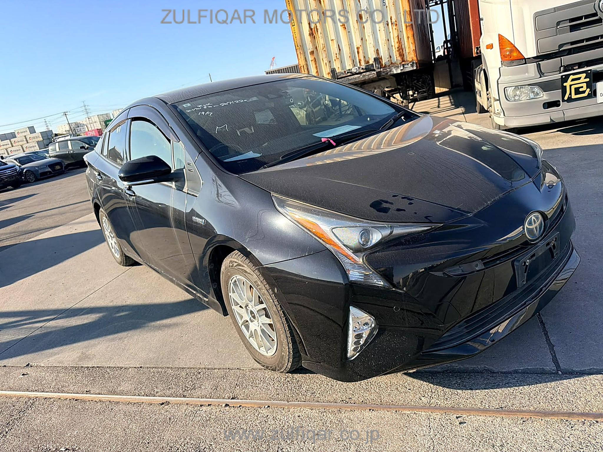 TOYOTA PRIUS 2017 Image 12