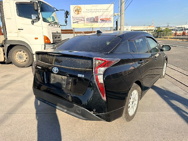 TOYOTA PRIUS 2017 Image 19