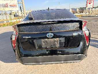 TOYOTA PRIUS 2017 Image 16