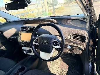 TOYOTA PRIUS 2017 Image 19